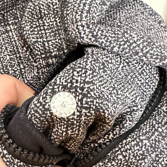 LULULEMON Define Jacket Ritual Jacquard Luon Black White Sz 4 {3G25} - Picture 5 of 5